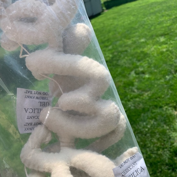 Sweet Dreams Wool Word Garland Wall Decor Hanging - Picture 5 of 6